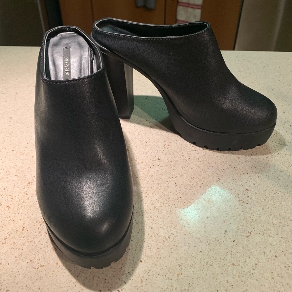 High heeled chunk mules